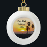 Boule En Céramique Venice Beach California Sunset Xmas<br><div class="desc">Commémorez vos vacances en Californie avec ce magnifique ornement personnalisable avec un beau coucher de soleil doré, orange et violet sur l'océan Pacifique à côté de la promenade de Venice Beach mondialement connu et les amoureux en silhouette se promenant sous les palmiers dans la brise du soir. Personnalisez ce design...</div>