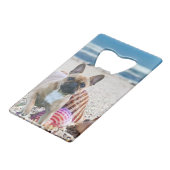 Bouledogue français sur la plage (Dos Angle)