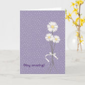 bouquet de marguerite d'anniversaire sur la carte (Fleur jaune)