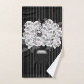 Bouquet de roses de crâne noir et blanc (Serviette à main)