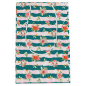 Bouquets met bloemen en harten medium cadeauzakje (Voorkant)