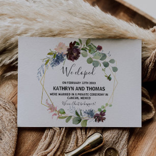 Bourgogne Bloemen en groen Elopement Aankondiging