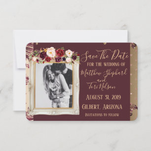 Bourgondië en goud redden de datum (gouden Confett Save The Date
