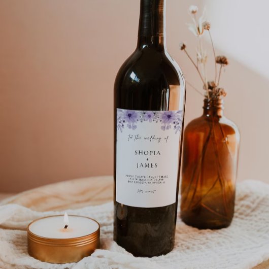 Bouteille de vin violet étiquette Modèle