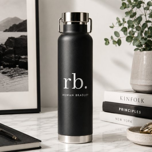 Bouteille d'eau à monogramme noir | Flasque isolé