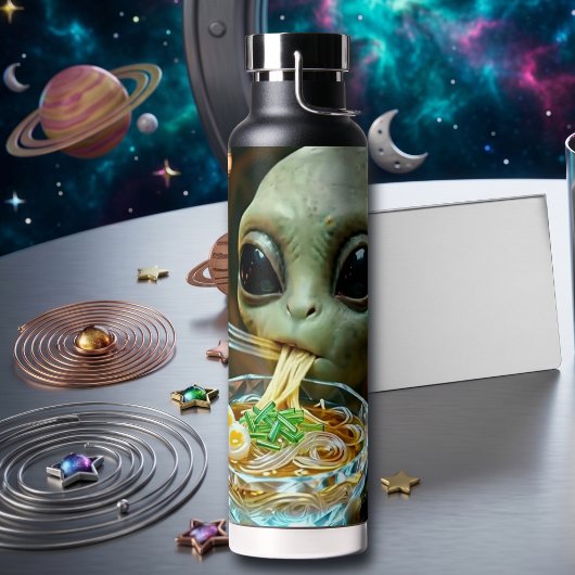 Bouteille D'eau Alien drôle mangeant des nouilles Ramen