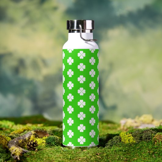 Bouteille d'eau aromatisée au trèfle (Extérieur (pivotée))