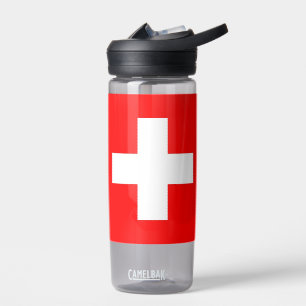 Bouteille d'eau avec drapeau de la Suisse
