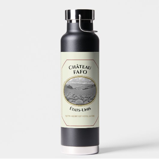 Bouteille d'eau avec étiquette de vin (Gauche)