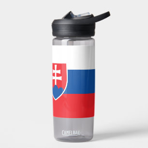 Bouteille d'eau avec le drapeau de la Slovaquie