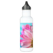 Bouteille D'eau Belle Fleur rose Gros plan Photo (Gauche)