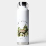 Bouteille D'eau Cabine Bois d'Elk rustique Montagne personnalisée<br><div class="desc">Cette conception peut être personnalisée dans la zone fournie en modifiant la photo et/ou le texte. Vous pouvez également le customiser en cliquant sur Personnaliser ce Modèle, puis en choisissant l'option cliquer pour customiser et supprimer ou modifier la couleur de l'arrière - plan, ajouter du texte, modifier la couleur ou...</div>