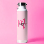 Bouteille D'eau Chaud rose moderne Script Girl Monogramme Nom<br><div class="desc">Restez hydratés dans le style avec notre Hot Pink Modern Script Girly Monogramme Nom Bouteille d'eau! Dotée d'un design rose chaud audacieux, cette bouteille d'eau est personnalisée avec votre nom dans un élégant script moderne pour une touche chic et personnalisée. Parfait pour l’école, les séances d’entraînement ou les déplacements, il...</div>