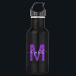 Bouteille D'eau Chic Purple Driple Parties scintillant Nom du mono<br><div class="desc">Cette bouteille d'eau chic personnalisée présente une initiale monogramme en faux violet avec votre nom dans un élégant script blanc écrit à la main sur un arrière - plan de noir. Conçu pour vous par des Tee - shirts extrêmes !</div>