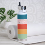 Bouteille D'eau Coloré Super Rétro Horizontal Nom de bande<br><div class="desc">Colorful Super Retro Horizontal Stripe Nom bouteille d'eau parfaite comme cadeau à votre ami, tante, collègue, collègue, collègue ou patron.</div>