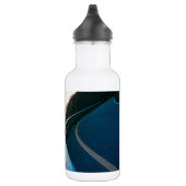 Bouteille D'eau Courbe sur la route (Droite)