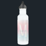 Bouteille d'eau de nom d'arc-en-ciel pastel person<br><div class="desc">Bouteille d'eau de nom d'arc-en-ciel pastel personnalisé. Avec espace pour votre nom et votre initiale. La façon simple d'avoir l'air cool se détachant de la foule.</div>