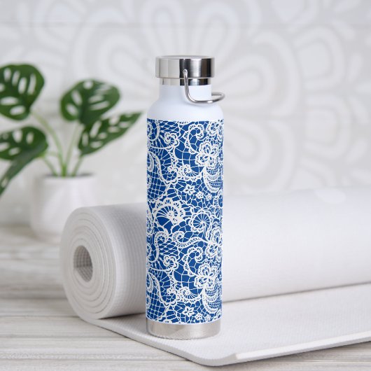 Bouteille D'eau Dentelle blanche en bleu (Yoga)
