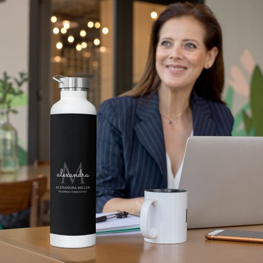 Bouteille D'eau Élégant Noir et Blanc Simple Monogramme Nom