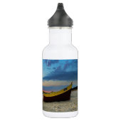 Bouteille D'eau En Acier Inoxydable Bateau Sur Une Plage (Droite)