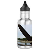 Bouteille D'eau Entre les barres de la rouille (Droite)