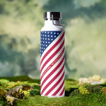 Bouteille D'eau États-Unis américain Drapeau Stars Stripes Personn<br><div class="desc">Le tout américain, Stars and Stripes, Old Glory, Star Spangled Banner, USA flag, personnalisé, personnalisé, cool, chic, élégant, beau script / typographie nom / monogramme / initiales, classe, anti-déversement, acier inoxydable, extérieur résistant à la condensation, monogrammed mat noir durable double paroi Thor Vacuum Insulated Bottle boissons chaudes pendant 12 heures...</div>