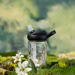 Bouteille D'eau Fée florale magique | Monogramme<br><div class="desc">Cette bouteille d'eau personnalisée présente de beaux fleurs sauvages doux, et des princesses magiques de fées avec le nom de votre enfant! Parfait pour le camp et l'école. Couleurs muettes, illustrations douces et fleurs éthérées rendent cette collection vraiment magique. Ajoutez votre libellé personnalisé à cette conception à l'aide des cases...</div>