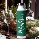 Bouteille D'eau Festif Vert Noël Blanc Nom manuscrit<br><div class="desc">Une magnifique bouteille d'eau verte chasseur avec monogramme blanc pour une fille ou un gars qui aime les cadeaux simples et manuscrits pour Noël. Beau script cursif sur le flanc de votre bouteille qui épelle votre nom.</div>