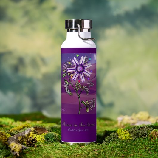 Bouteille D'eau Fllowr dans le désert (Extérieur (pivotée))