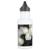 BOUTEILLE D'EAU GORGEANT BOUQUET DE ROSES BLANCHES (Gauche)