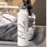 Bouteille D'eau Idées Cadeaux Personnalisées de Bridesmaid<br><div class="desc">"Faites que vos demoiselles d'honneur se sentent extra spécial avec nos cadeaux personnalisés de Zazzle! Notre collection comprend une gamme d'articles personnalisables qui sont parfaits pour montrer votre appréciation à ceux qui se tiennent à vos côtés lors de votre grand jour.</div>