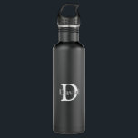 Bouteille D'eau Initiale personnalisée Noir et Blanc moderne<br><div class="desc">Bouteille d'eau en acier inoxydable moderne Noir et Blanc personnalisée. Ce modèle vous permet de customiser facilement le texte initial et le texte de nom. Parfait pour votre entreprise ou comme cadeau avec cette touche personnelle supplémentaire!</div>