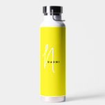 Bouteille D'eau Jaune | Nom de script monographique personnalisé é<br><div class="desc">Couleur Neutre Sexe Classique Classique Fraîche Vibrante Nom Monogramme Élégante Bouteille D'Eau Chic. Un design simple et moderne en noir et blanc avec calligraphie manuscrite pour un look professionnel et sophistiqué. Créez vos propres cadeaux éco-personnalisés. N'importe quelle police,  n'importe quelle couleur,  aucun minimum.</div>