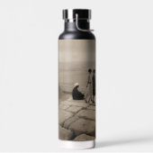 Bouteille D'eau Jeunes femmes à la mode Lever de soleil Pyramide d (Gauche)