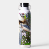 Bouteille D'eau Kookaburra À Côté De L'Arbre De Fleur, (Avant)