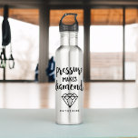 Bouteille D'eau "La pression fait des diamants"<br><div class="desc">Conception personnalisée avec un message de motivation.</div>