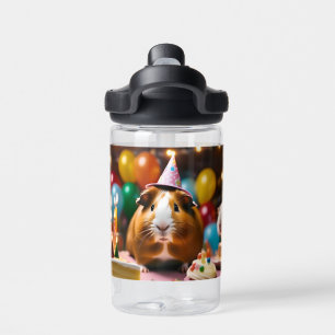 Bouteille D'eau Le Cochon De Guinée Fête Avec Du Gâteau Et Du Boul