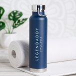 Bouteille D'eau Legendaddy pour légendaire papas simple minimalist<br><div class="desc">Legendaddy depuis 20xx design moderne minimaliste pour les papas légendaires. Personnalisez-le avec votre texte/année. Cadeau pour Fête des pères ou anniversaire.</div>