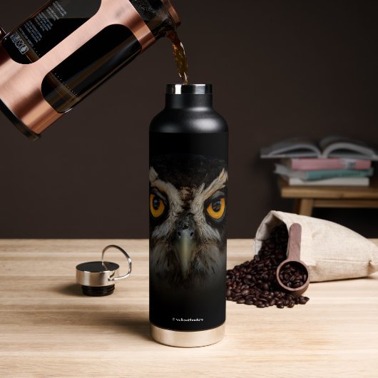 Bouteille D'eau Les yeux dorés d'une chouette spectaculaire (Café)