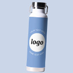 Bouteille D'eau Logo simple et texte Business Sky Blue<br><div class="desc">Logo simple et design de texte personnalisé pour favoriser la fidélité à la marque et promouvoir votre petite entreprise. Remplacez le logo par le vôtre, et modifiez ou supprimez le texte supérieur et inférieur pour customiser. Parfait pour des fins promotionnelles et pour donner aux employés, aux clients et aux clients....</div>