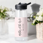 Bouteille D'eau Mère de la mariée rose pâle<br><div class="desc">Mère de la bouteille d'eau Mariage de la mariée en rose et noir. Bon pour les Mariages,  la fête nuptiale,  la fête de baccalauréat Dîner de répétition. Découvrez d'autres produits avec ce design dans la collection ci-dessous.</div>