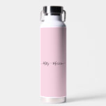 Bouteille D'eau Mini minimaliste Féminine Script rose moderne Nom<br><div class="desc">Un design simple et élégant de typographie de nom personnalisé dans une police de script décontracté en noir frappant sur rose pastel. L'article parfait pour le minimaliste branché. Un cadeau ou accessoire sur mesure tendance pour toute occasion. Debra Valencia, une visionnaire artiste motif de surface, créatrice de produits et entrepreneure...</div>