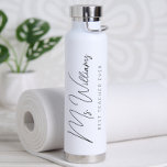 Bouteille D'eau Minimaliste Personnalisé Meilleur Enseignant Jamai<br><div class="desc">Restez hydraté avec style avec cette bouteille d'eau Best Teacher Ever, conçue avec une touche minimaliste et moderne. Parfait pour les enseignants qui inspirent, dirigent et font une différence chaque jour. ・ Design élégant : Un agencement simple et propre avec une typographie élégante fait de cette bouteille un accessoire polyvalent...</div>