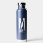 Bouteille D'eau Monogramme et nom personnalisés modernes<br><div class="desc">Design Monogram moderne avec monogramme personnalisé et nom dans le style de police sans serif moderne en gras. Un cadeau parfait pour papa,  mari,  grands-parents et plus encore.</div>