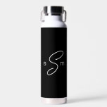 Bouteille D'eau Monogramme moderne B/W simple<br><div class="desc">Police combo noir et blanc Water Bottle.</div>
