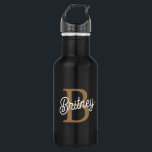 Bouteille D'eau Monogramme moderne élégant Nom Black Gold Script<br><div class="desc">La bouteille d'eau en acier inoxydable Black Gold Script est à la fois fonctionnelle et à la mode. Il possède une façade noire élégante avec un élégant script doré, avec un monogramme et un nom personnalisés. Fabriqué en acier inoxydable durable, il garde les boissons chaudes ou froides pendant de longues...</div>