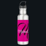 Bouteille D'eau Monogramme moderne minimaliste nom initial rose ch<br><div class="desc">Monogramme moderne minimaliste nom initial noir blanc. Nom personnalisé personnalisable avec une initiale cursive derrière sur une couleur rose chaud.</div>