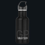 Bouteille D'eau Monogramme moderne Nom Black Grey Personnalisé Pet<br><div class="desc">Petite bouteille d'eau en métal avec un nom masculin personnalisé noir et blanc et gris simple et sobre ou genre neutre et monogramme avec 2 lettres initiales que vous pouvez éditer à n'importe quelle police ou couleur pour concevoir une bouteille d'eau en métal élégant qui est parfait pour le bureau,...</div>