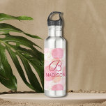 Bouteille D'eau Monogramme moderne rose Parties scintillant fille<br><div class="desc">Monogram Modern Pink Girly Parties scintillant Bouteilles d'eau personnalisées dispose d'un joli motif à points roses avec accents de parties scintillant dorée personnalisée avec votre monogramme et votre nom. Personnalisez en modifiant le texte dans les zones de texte fournies.</div>