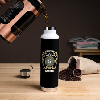 BOUTEILLE D'EAU NEVER UNDERESTIMATE POWER OF A SMITH